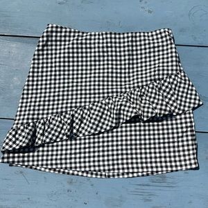 ✨5 for 25 Sale✨ streetwear  Society gingham ruffle mini skirt